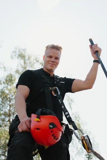 Tiilikaton huolto Helsinki - Pesu ja pinnoitus, puhdistus, katon korjaus ja muut palvelut